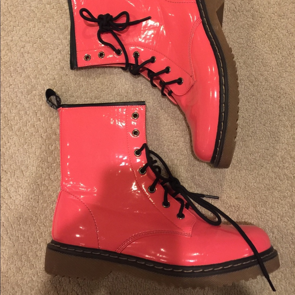 🎀 Hot pink combat boots 🎀